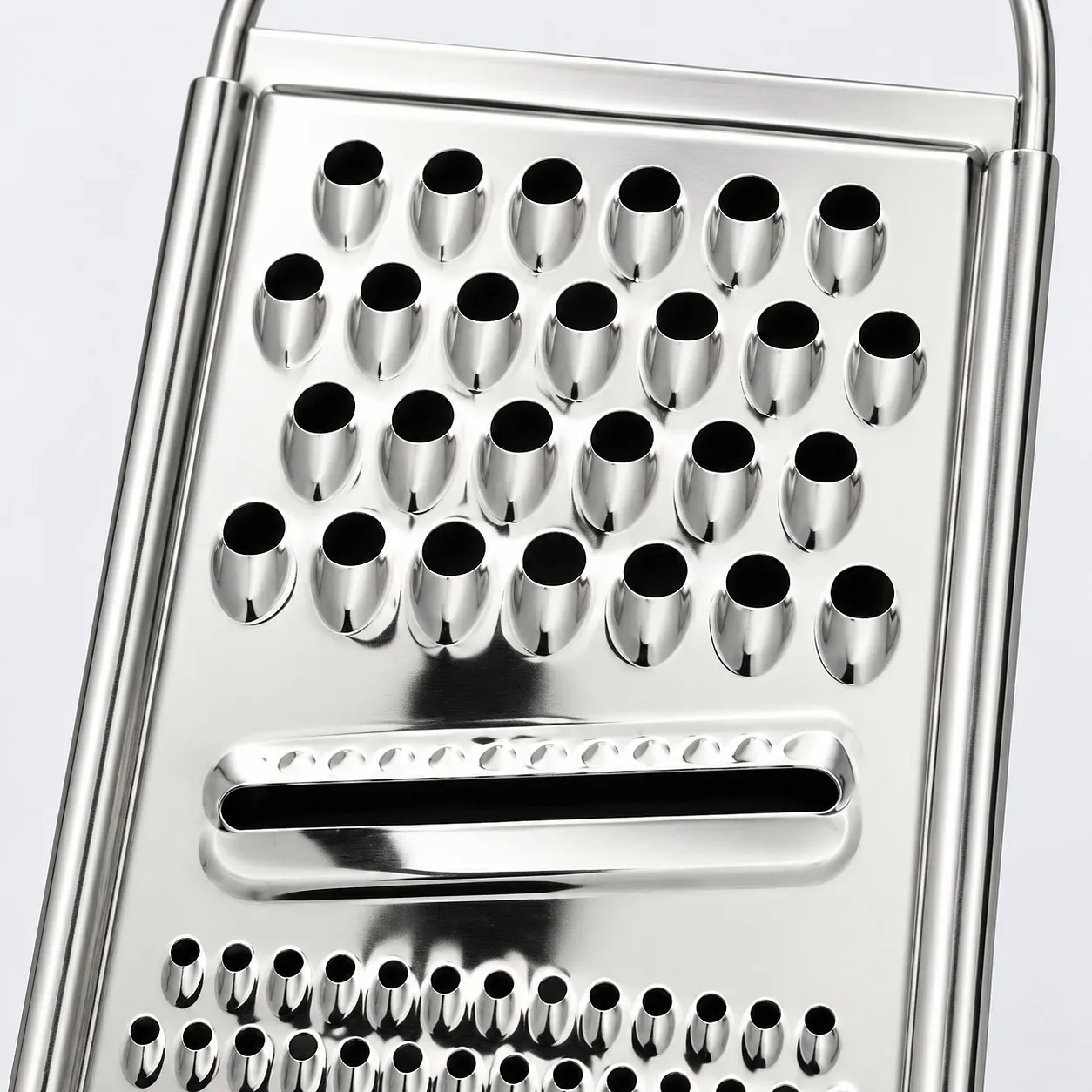 Grating holes and slicer of the kaddu kash