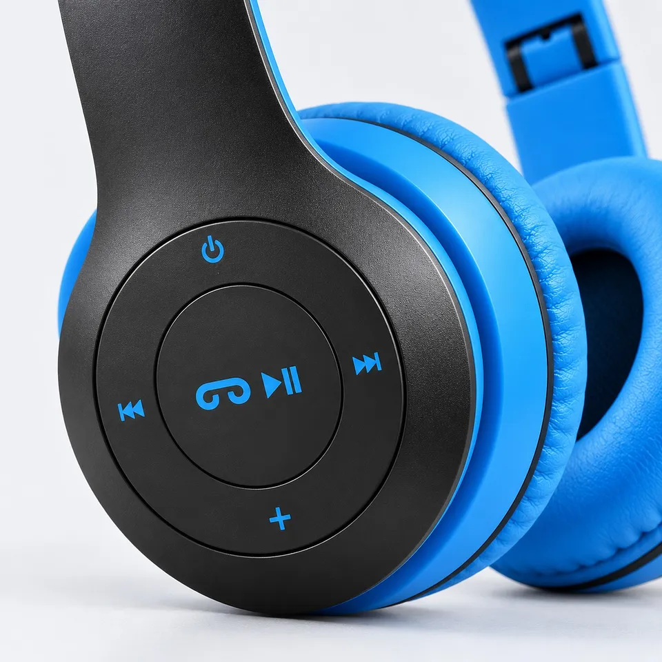 Play and volume buttons on the P47 headphones