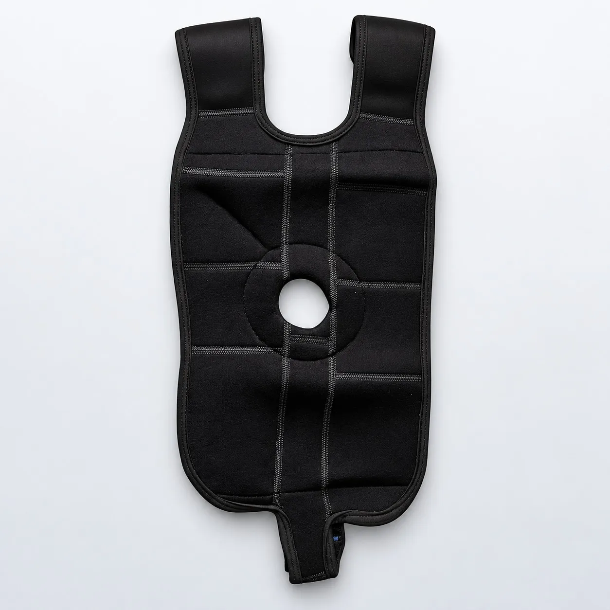 FaiFit open patella knee brace in black neoprene with adjustable straps