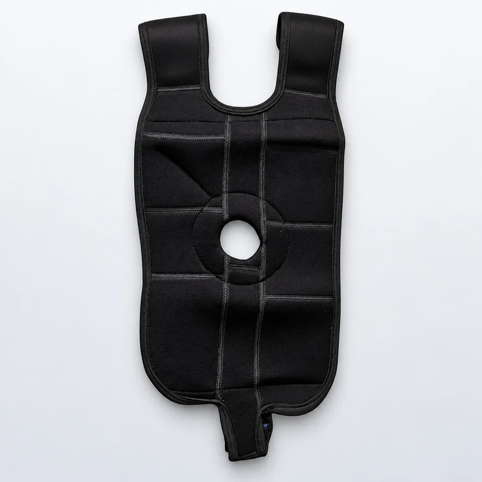 FaiFit open patella knee brace in black neoprene with adjustable straps